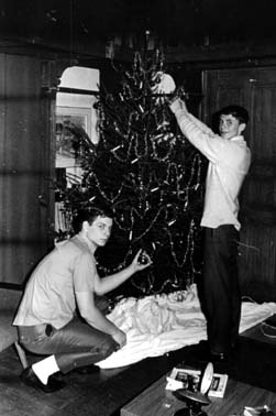  PHOTO Villa St Jean Christmas Christmas Tree Decorating 