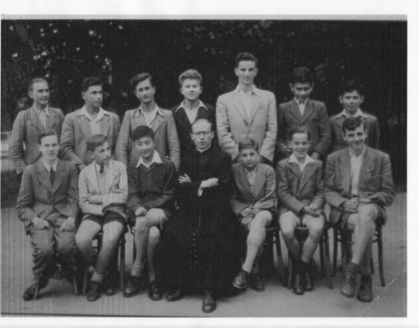  PHOTO Student Group PHOTO at  La Villa Saint-Jean  during World War II