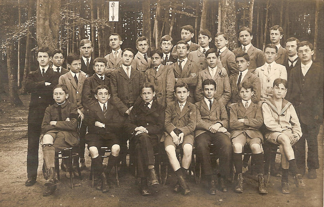  PHOTO Student Group PHOTO at  La Villa Saint-Jean  1918_1919