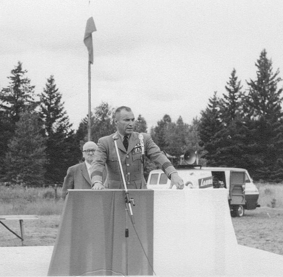 Photo: W/C Hubert Brooks at Polish war veterans ceremony 2
