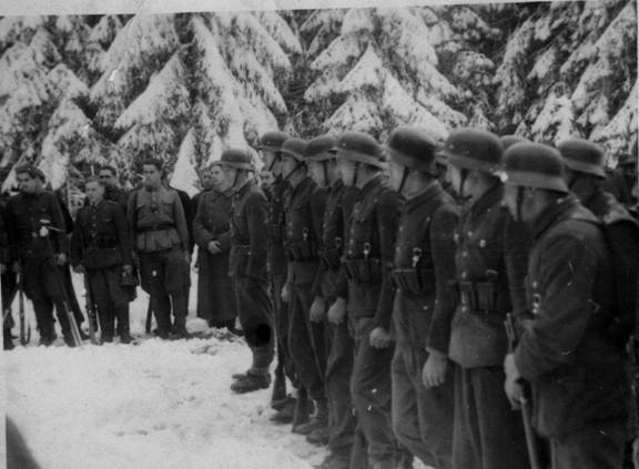 Photo Polish AK Soldiers dressed in German Uniforms
